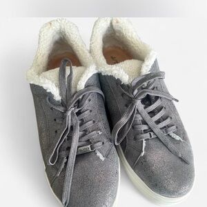 J Slides Gray Sneakers with Faux Fur